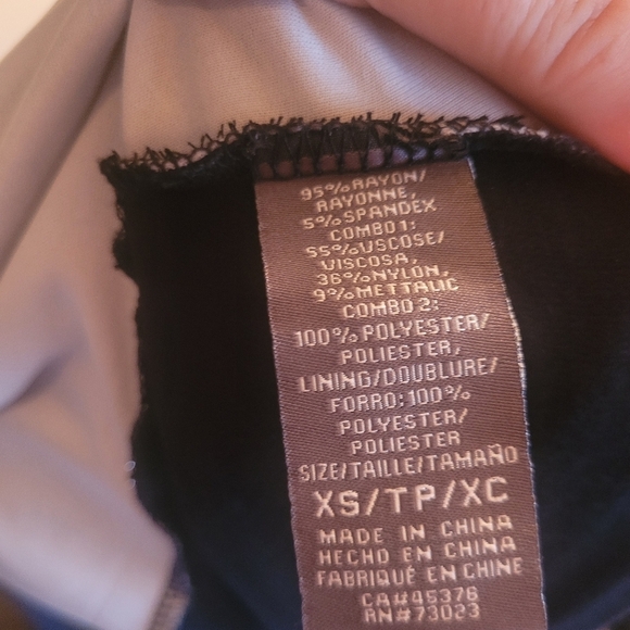 Suzy Shier Black Lace Sleeveless Top - Picture 7 of 7